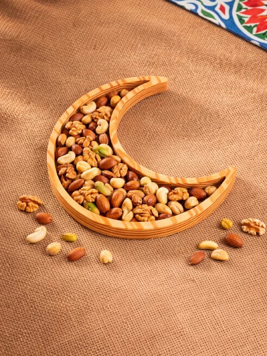 Crescent plate