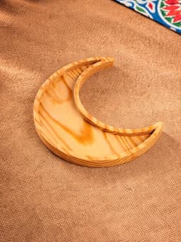 Crescent plate 1